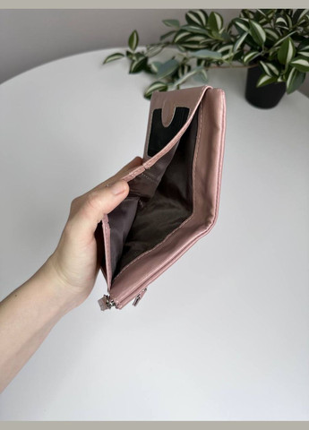 Жіночий гаманець з екошкіри на магніті середнього розміру Saralyn (296660699)