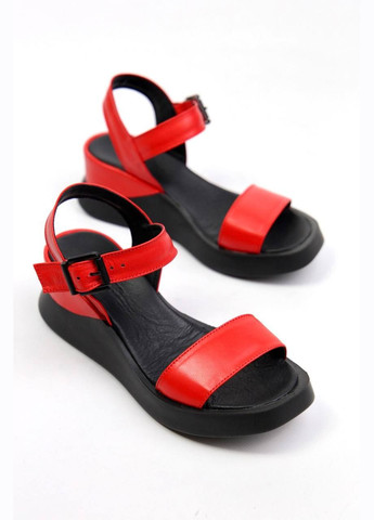 Красные босоножки Benito без застежки