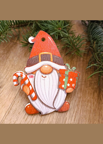 Дерев'яна еко-іграшка з гачками на ялинку Гном (DN-736) Luxyart (308359717)