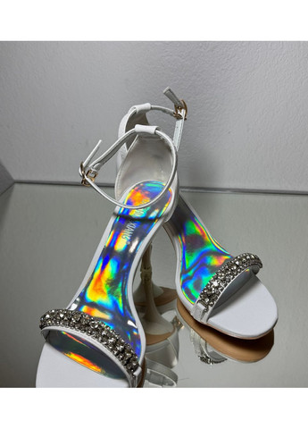 Белые женские свадебные босоножки с камешками 8 см No Brand со стразами