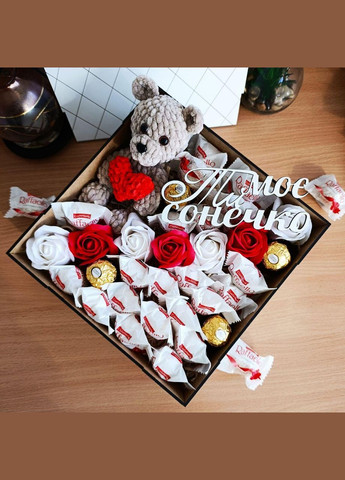 Подарочный бокс с конфетами и игрушкой на день влюбленных 8 марта день рождения для девушки (ar176) No Brand (317775920)