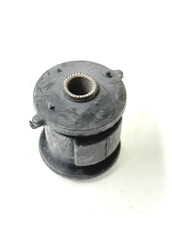 Сайлентблок задней продольной тяги, Q005-0576 Q-FIX (362666358)