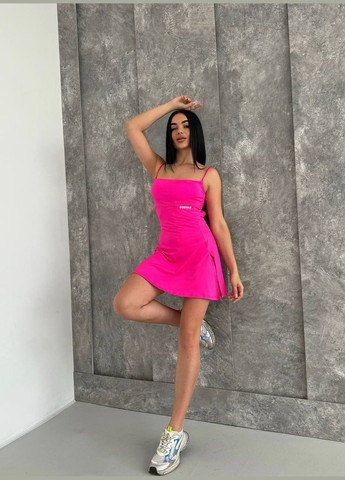 Малиновое малиновое спортивное платье-шорты, качественное и приятное к телу, идеальное для активного отдыха No Brand однотонное