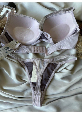 Пудровый комплект женского нижнего белья цвета пудра Weiyesi