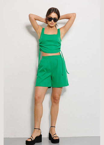 Женский летний костюм в рубчик с шортами и кроп-топом зеленый Arjen (289787367)