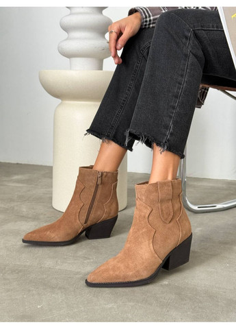 Осенние стильные женские козаки казаки No Brand без декора из натуральной замши