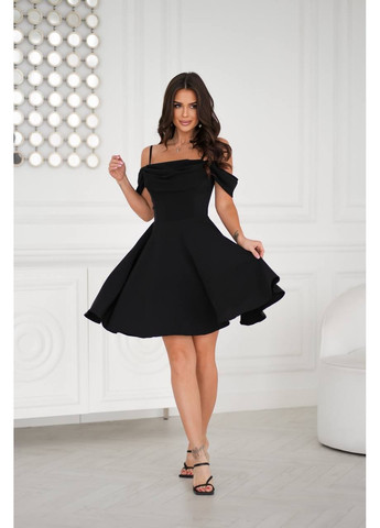 Черное праздничный женская мини со спущенными рукавами и драпировкой в зоне декольте клеш, с открытыми плечами MonCher