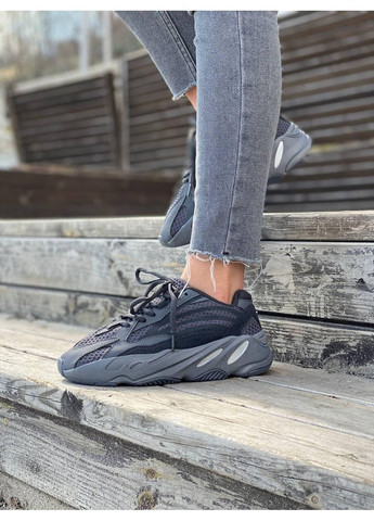 Чорні Осінні кросівки чоловічі adidas yeezy boost 700 v2 vanta leather black white адідас ізі буст No Brand