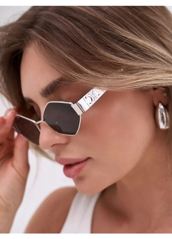 Солнцезащитные очки шестигранные Delight черные с серебром No Brand (311220922)