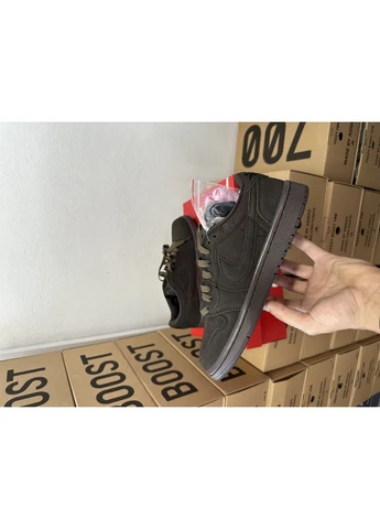 Цветные демисезонные кроссовки мужские nike jordan 1 low og travis scott brown найк аир джордан No Brand