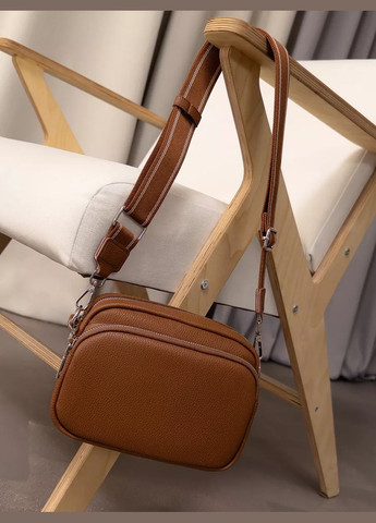 Женская классическая сумка кросс-боди на ремешке на три отдела коричневая No Brand (296008239)