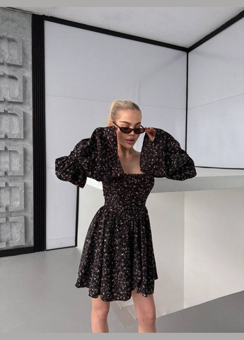 Черное кэжуал мини платье в цветочный принт с пышной юбкой Adelante с цветочным принтом