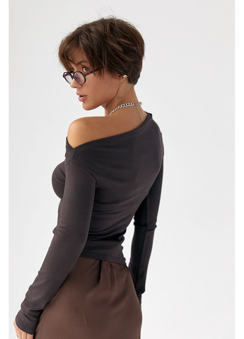 Ассиметричний лонгслів з відкритим плечем - темно-коричневий колір Lurex (364967752)