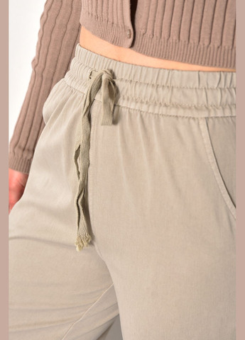 Штани жіночі напівбатальні бежевого кольору Let's Shop (285692201)