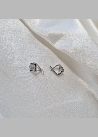 Серебряные серьги Ромб в белых и черных камнях серебро 925 пробы Родированное 2438р 1.75г No Brand (349443631)