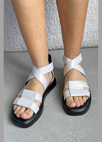 Елегантні та практичні шкіряні босоніжки на низькому ходу InFashion босоніжки (294086288)