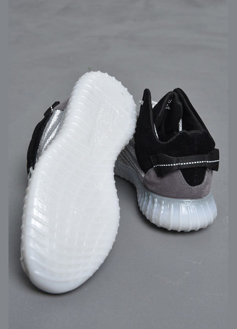 Чорно-білі Осінні кросівки чоловічі чорно-бiлого кольору з сiрими вставками Let's Shop