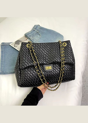 Містка стьобана сумка з декоративними ремінцями No Brand (362732533)