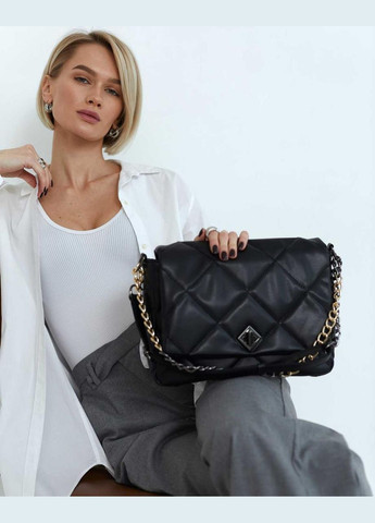 Черная женская сумка геометрично стеганая из экокожи «Поли» с цепочкой и длинным ремешком WeLassie (372645528)