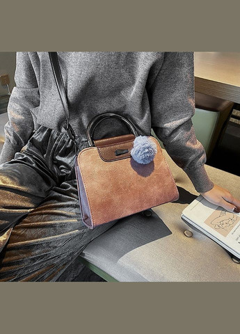 Жіноча міні сумка з хутряним брелоком Рожевий No Brand (298997134)