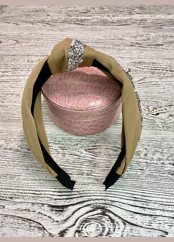 Шикарный женский обруч/чалма для волос Oxa со стразами песчаного цвета Hand Made (330619112)