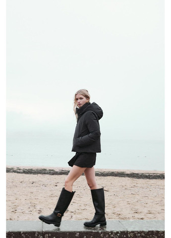 Чорна демісезонна стильна водостійка утеплена вітровка куртка xxl Zara водостійка анорак