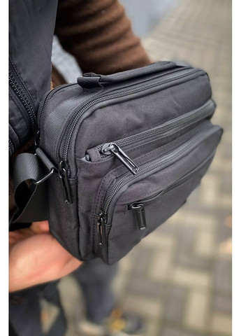 Чорна чоловіча сумка через плече компактна невелика багато відділень Street small No Brand (371274704)