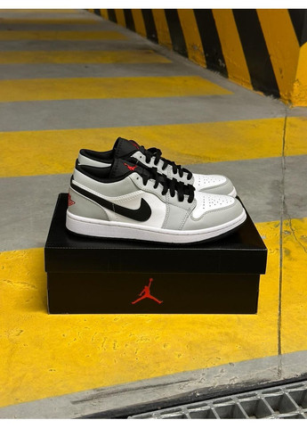Світло-сірі кросівки nike light smoke grey No Brand Air Jordan 1 Retro Low