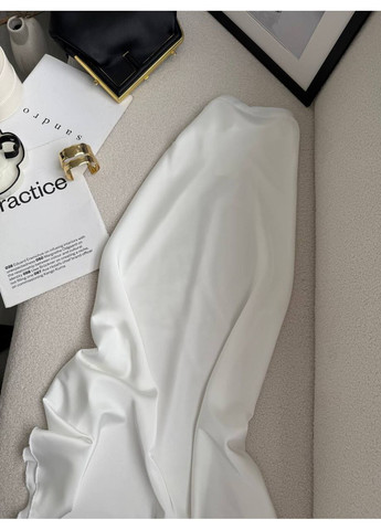 Белая праздничный, повседневная, коктейльный однотонная женская шелковая юбка Avanti клешированная