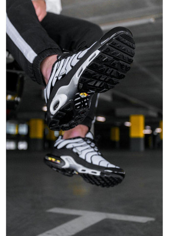 Черные демисезонные кроссовки мужские nike air max plus tn white black найк аир макс тн плюс No Brand