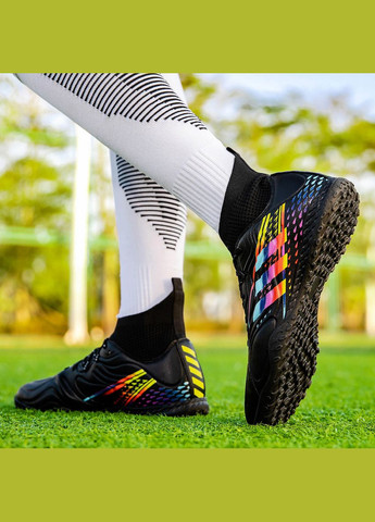 Черные футбольные сороконожки No Brand без шнурков