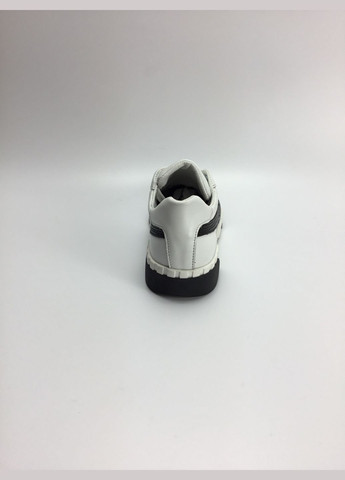 Білі жіночі кросівки Levons