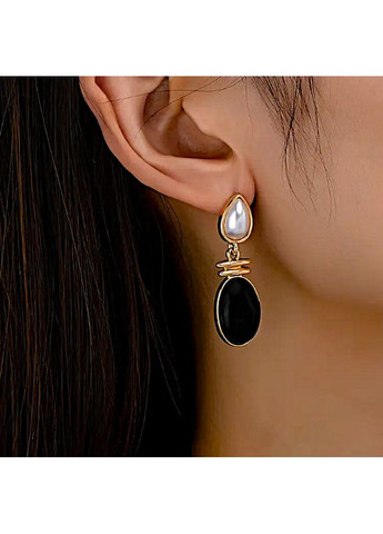 Сережки с камнями белыми и черными No Brand (349812724)