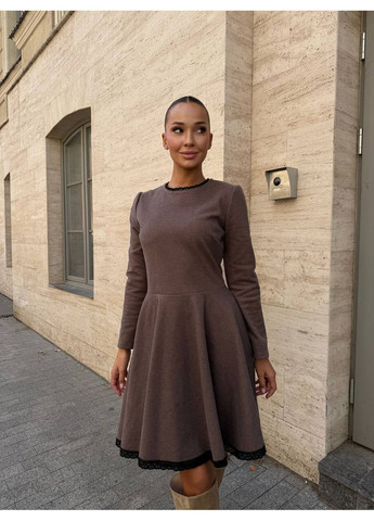 Коричнева вечірня жіноча сукня міні з мереживом та пишною спідницею кльош MonCher