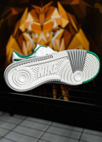 Белые всесезонные кроссовки Nike Gamma Force