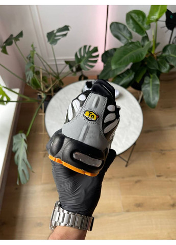 Сірі Осінні кросівки чоловічі nike air max tn plus grey white black | найк аір макс тн плюс сірі білі чорні No Brand