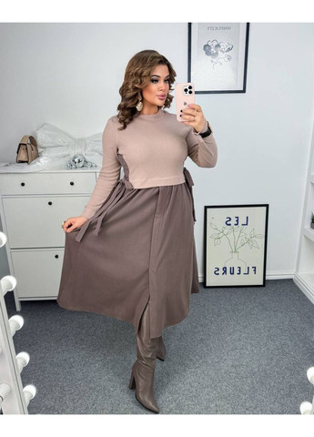 Бежевое повседневный платье теплое зимнее popluzhnaya