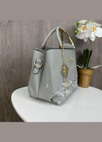 Жіноча міні сумочка з квітами вишивкою, маленька сумка з квіточками та брелоком Сірий No Brand (334730295)