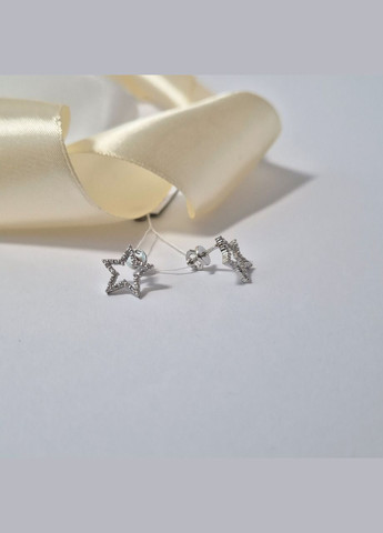 Серебряные сережки гвоздики на закрутках Звезды в Белых камнях серебро 925 пробы Родированное 2.00г 54455р No Brand (316090746)