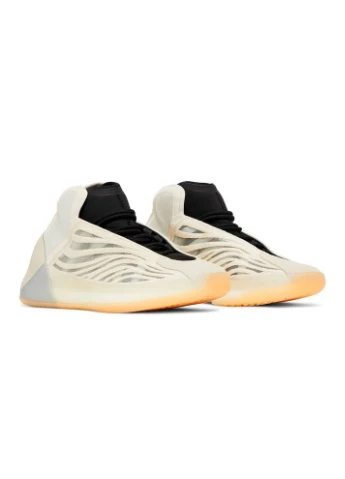 Бежевые демисезонные кроссовки yzy qntm beige adidas