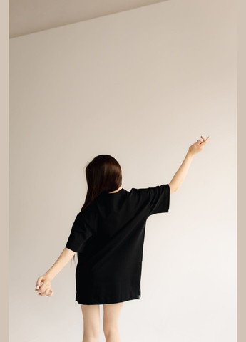 Оверсайз футболка з вишивкою чимчикує дах чорна nadiupishou (337990782)