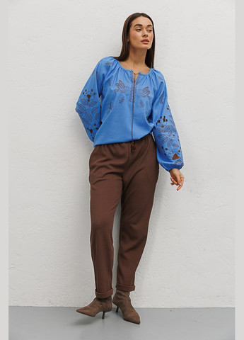 Голубая женская вышиванка молочная с коричневыми цветами и птичками гладью Arjen лен (294907577)