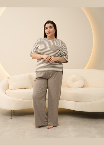 Светло-коричневая комплект женский со штанами и карманом на футболке батал Nicoletta