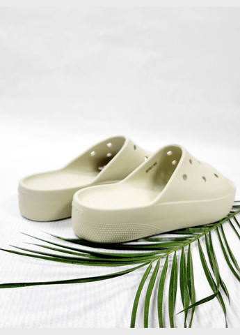 Жіночі шльопанці Classic Platform Slide Original бежеві Crocs (340961027)
