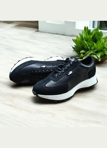 Женские черные на белой подошве летние кроссовки с перфорацией натуральная кожа/замш качество люкс. No Brand чёрно-белые лето (329889402)