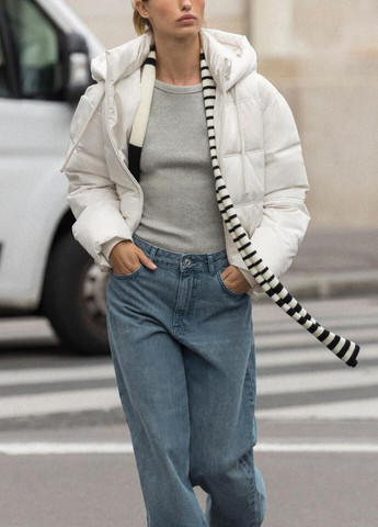 Молочна демісезонна куртка Zara