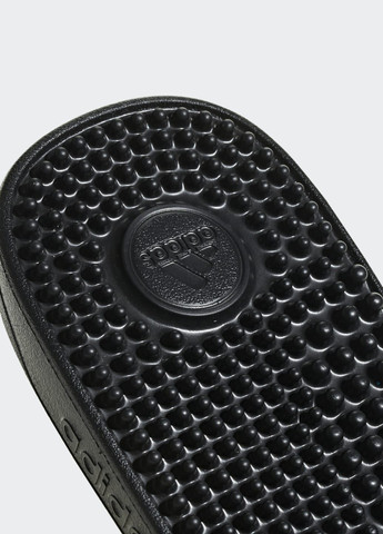 Черные шлепанцы adissage adidas