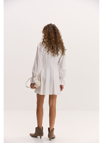 Молочна коротка сукня з довгими рукавами і відкладним коміром Arjen