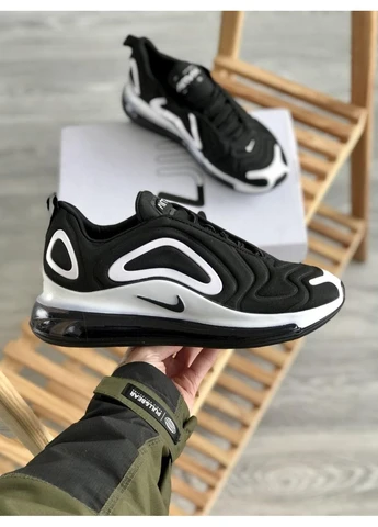 Черные демисезонные кроссовки мужские nike air max 720 black white найк аир макс 720 No Brand
