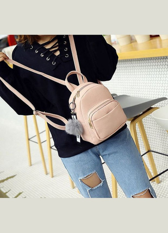 Женский мини рюкзачок с меховым брелком маленький рюкзак эко кожа Розовый No Brand (301083261)